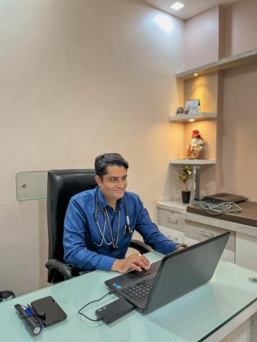 Dr.Tushar Ambadkar.jpg
